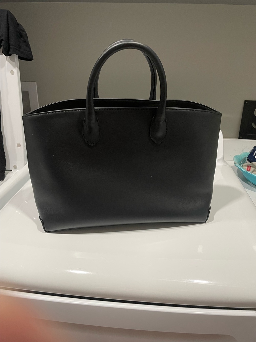 Flattered Black Leather Tote Bag - Picture 14 of 16